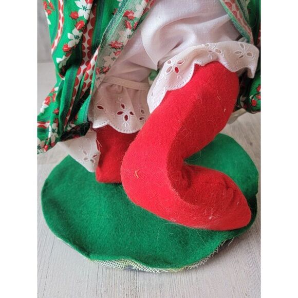 Vintage 16" Annalee Mrs clause green apron Xmas figure mistletoe - Picture 8 of 14